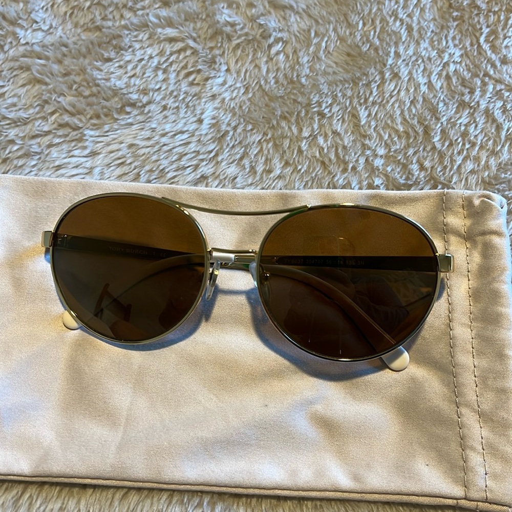 Tory Burch Aviator Sunglasses